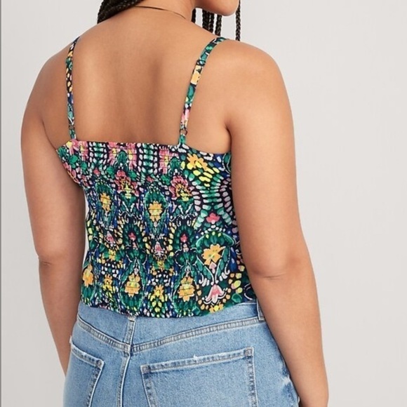 Old Navy Fitted Asymmetrical Floral patterned Cropped Cami Top size L petite NWT - Picture 2 of 9